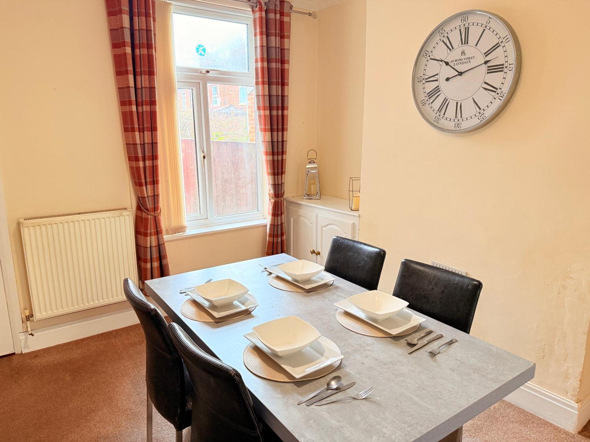 Amazing 3 Bedroom Property, Smart Tv, 5g Wifi, Free On Street Parking, Close To Center And Mkm Stadium *